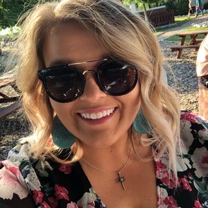 Meet your Posher, Stacey